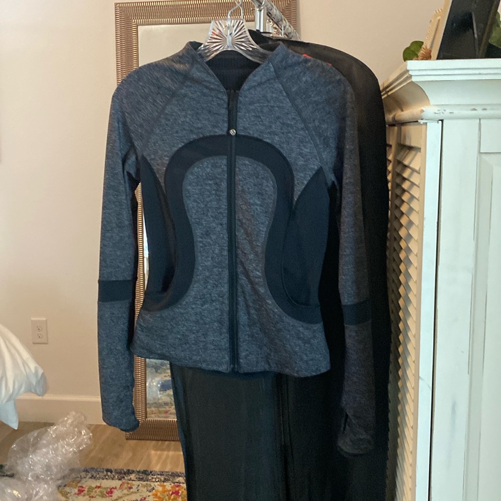 Reversible lululemon jacket sz 2 like new